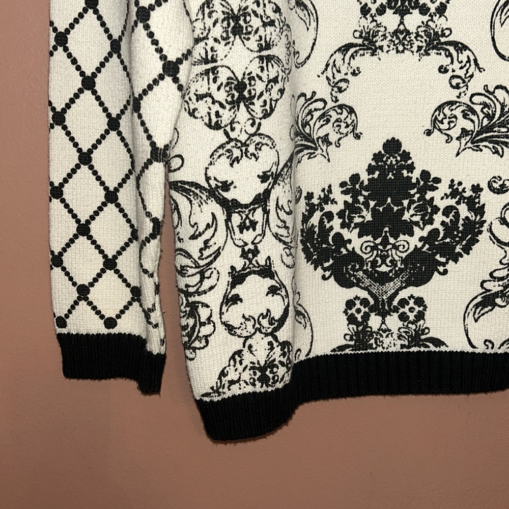 WOMANS ARMAZEN SMALL SWEATER - Picture 3 of 8